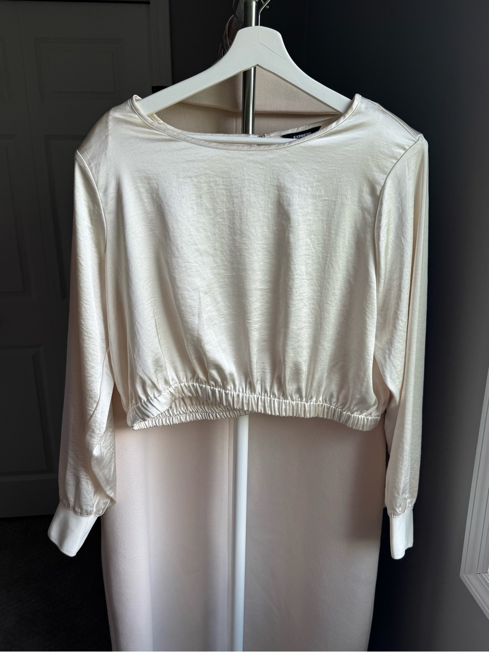 Women's Cream Long-Sleeve Cropped Top